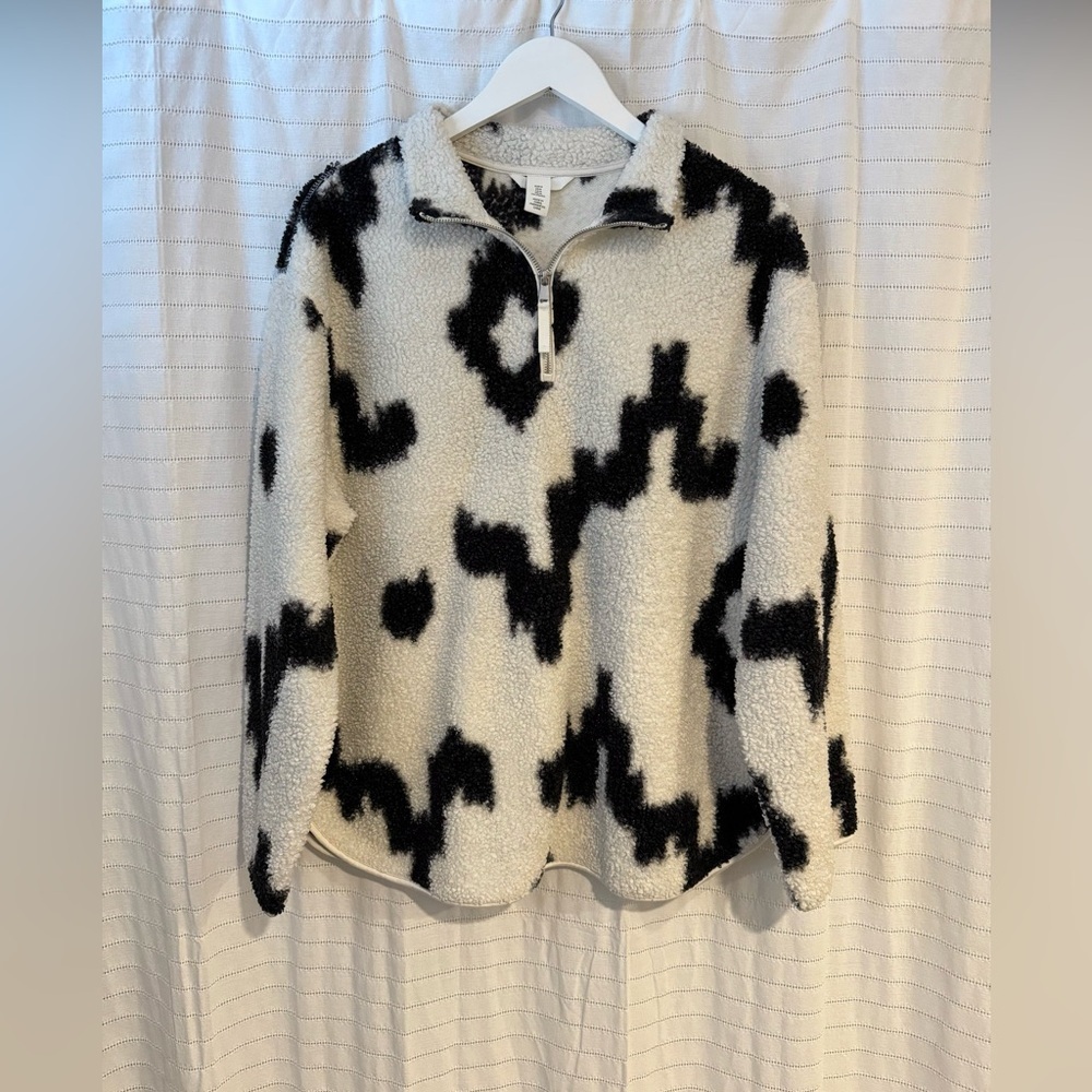 H&M Oversized Black and White Quarter Zip Sherpa Size Medium